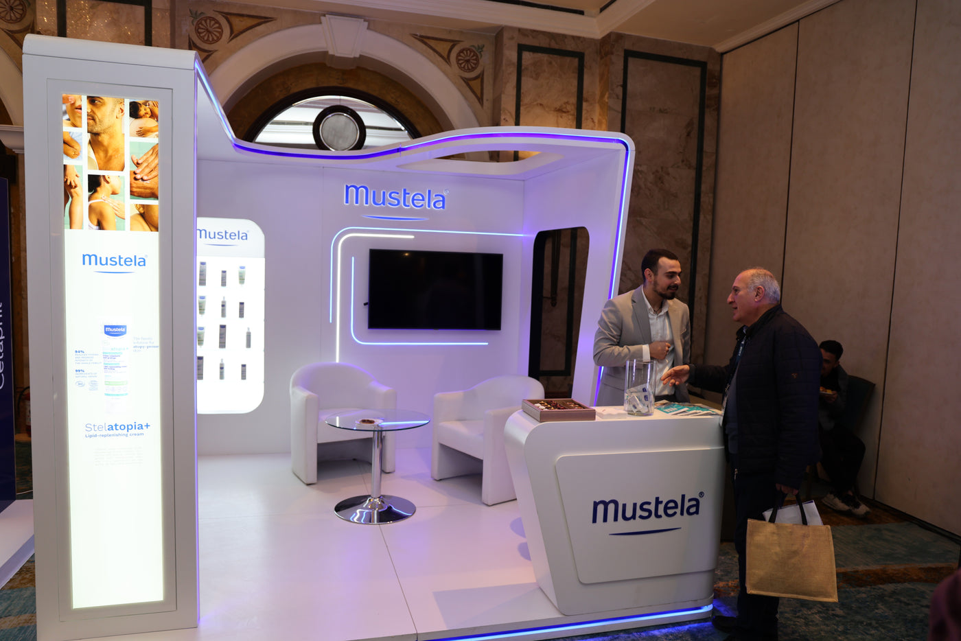 Mustela booth 
