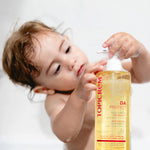 Gentle sulfate-free cleansing oil for eczema-prone and very dry skin by Topicrem.