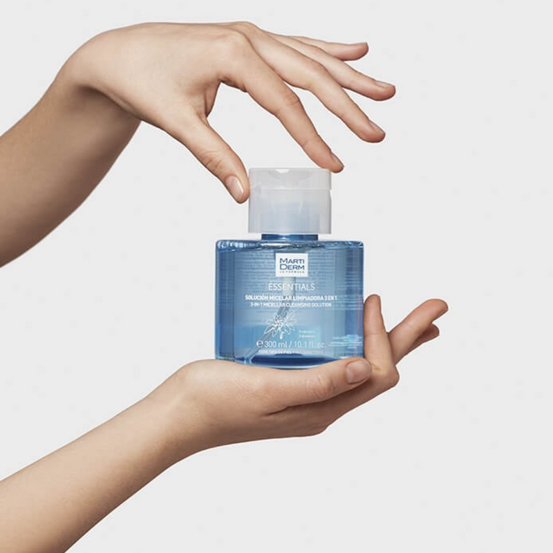 Essentials Micellar 3 in 1 Cleansing Solution Limpiadora