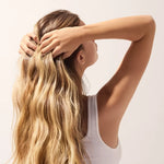 Lightweight PHYTO spray to enhance shine and radiance for blonde hair