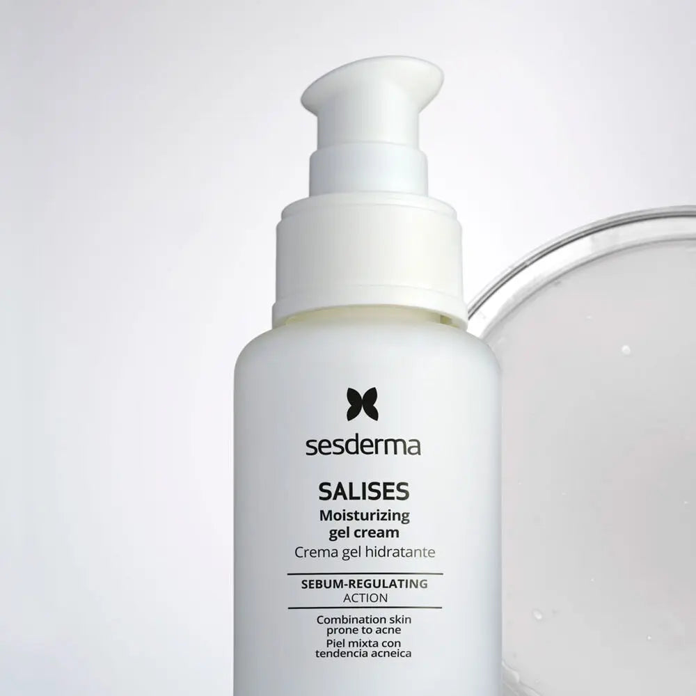 Daily moisturizer that hydrates while helping regulate excess sebum.