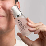 Oil-free facial gel with salicylic acid to hydrate and control excess sebum.