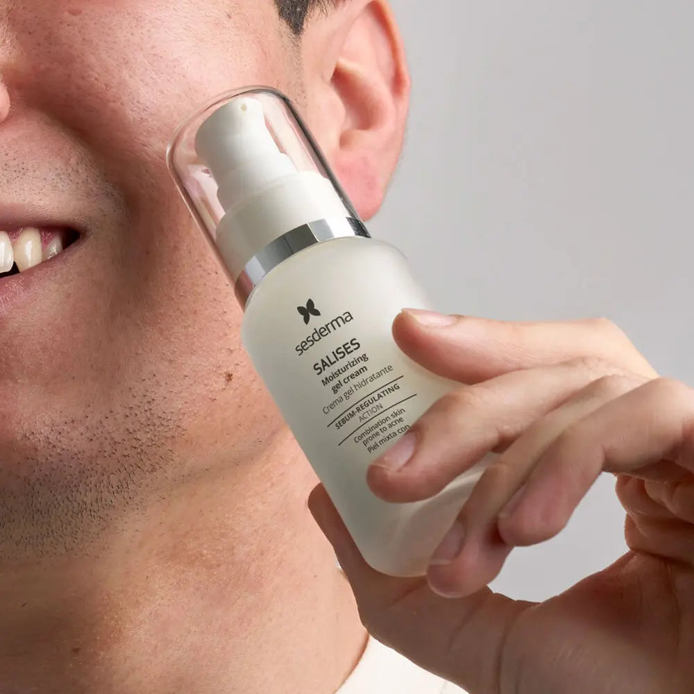 Oil-free gel cream with salicylic acid for combination skin.