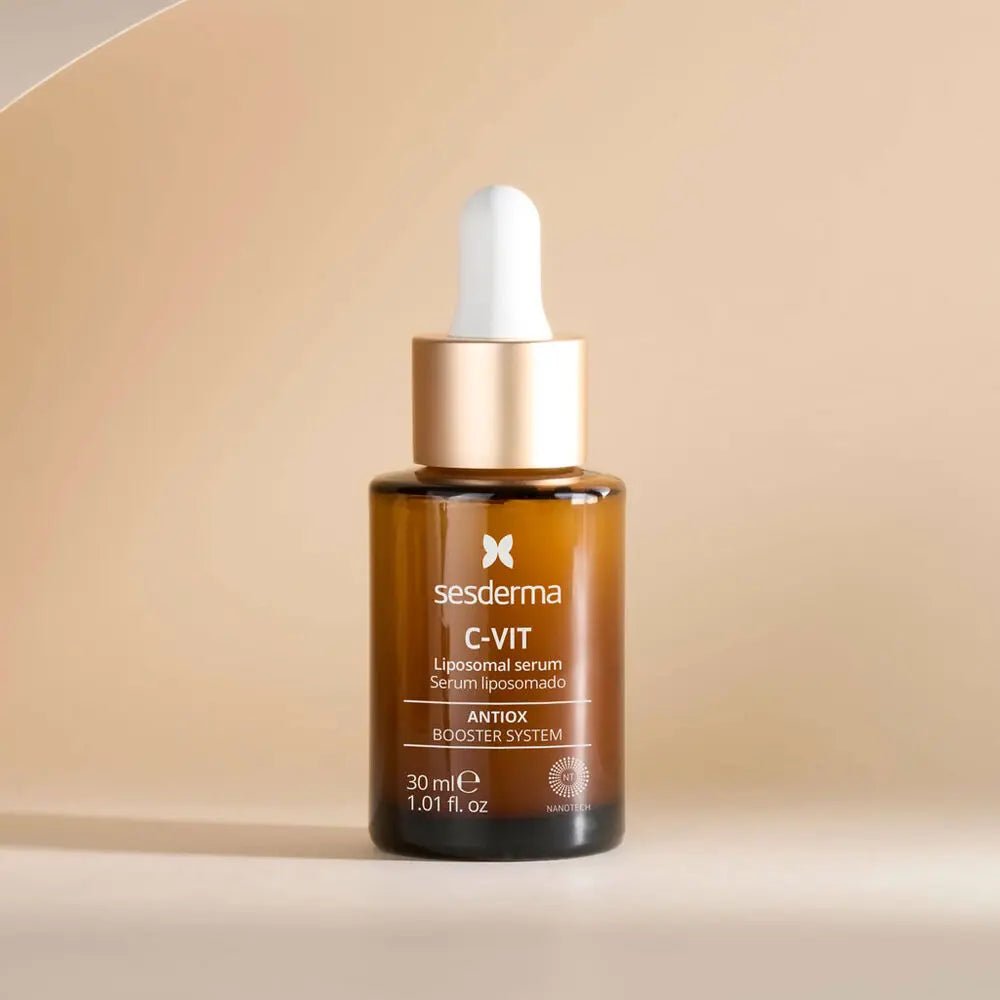Vitamin C serum to improve dull skin, hydration, and skin elasticity.